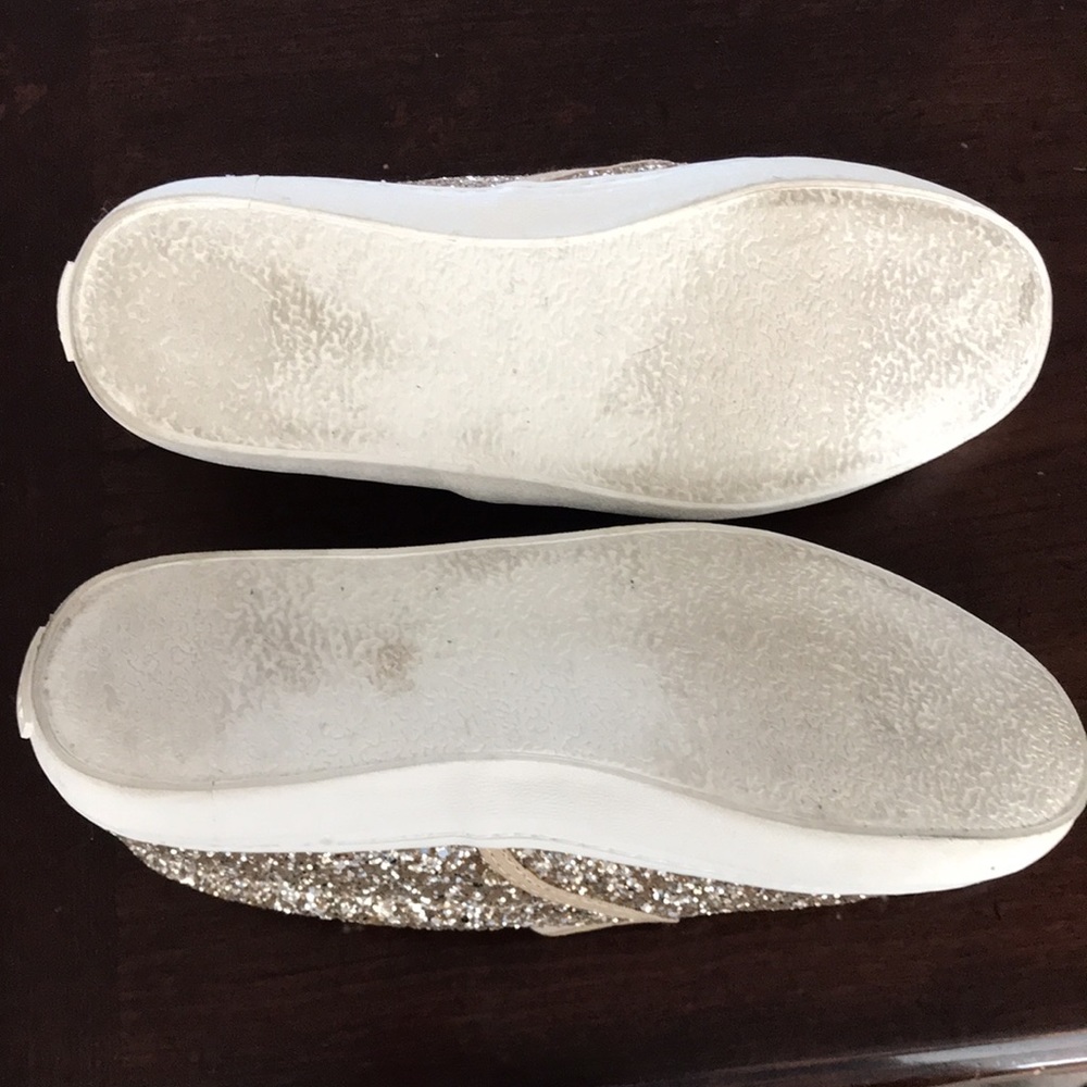 Old Navy gold glitter slip on shoes size 8 - Picture 2 of 9